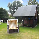 2 Im Dachgeschoss Apartamento Altenkirchen (Mecklenburg-Vorpommern)